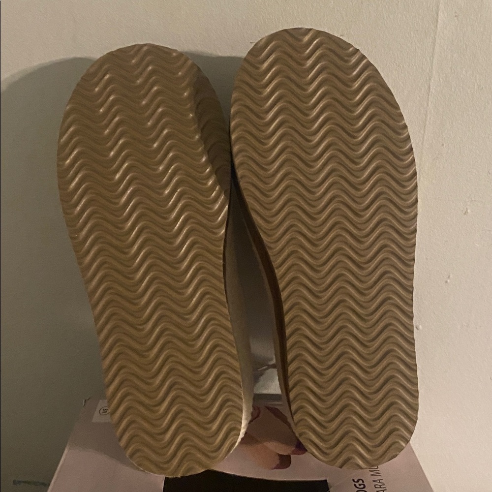 Clogs - Picture 8 of 11